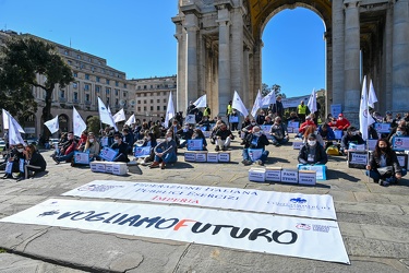 Genova, piazza della Vittoria - manifestazione categorie chiuse 