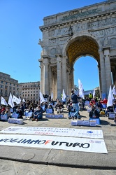 Genova, piazza della Vittoria - manifestazione categorie chiuse 