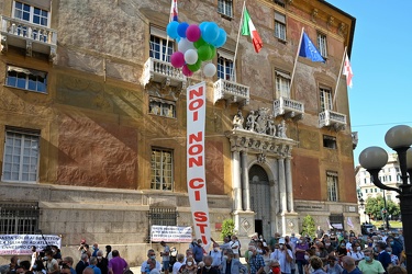 Genova, prefettura - manifestazione contro concessione autostrad