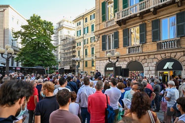 Genova, prefettura - manifestazione contro concessione autostrad