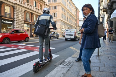 Genova, via XX Settembre - monopattini elettrici