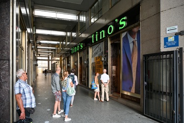 Genova, via XII Ottobre - storico negozio abbigliamento Tino's c