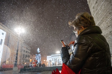 Genova, piazza De Ferrari - lieve nevicata 8 Dicembre