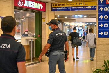Genova, stazione Brignole - controlli polizia ferroviaria polfer