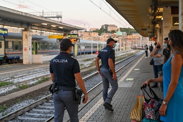 Genova, stazione Brignole - controlli polizia ferroviaria polfer