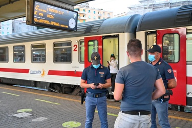 Genova, stazione Brignole - controlli polizia ferroviaria polfer