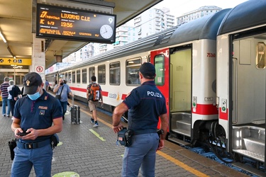 Genova, stazione Brignole - controlli polizia ferroviaria polfer