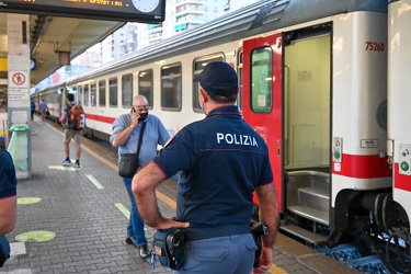 Genova, stazione Brignole - controlli polizia ferroviaria polfer