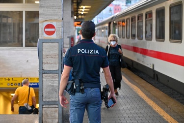 Genova, stazione Brignole - controlli polizia ferroviaria polfer