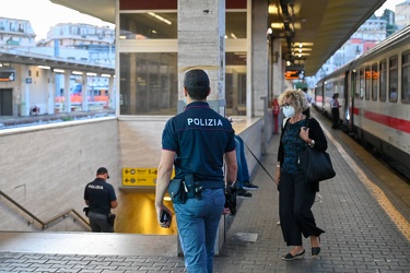 Genova, stazione Brignole - controlli polizia ferroviaria polfer