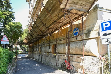 Genova, facolta ingegneria con ponteggi perenni