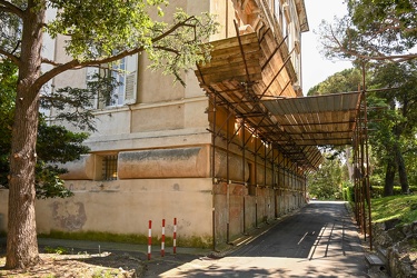 Genova, facolta ingegneria con ponteggi perenni