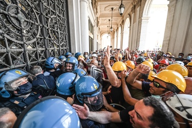 protesta lavoratori ex Ilva Prefettura 25062021-1760