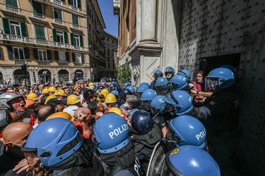 protesta lavoratori ex Ilva Prefettura 25062021-1440