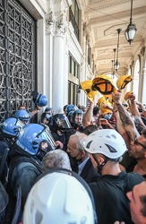 protesta lavoratori ex Ilva Prefettura 25062021-1877-2