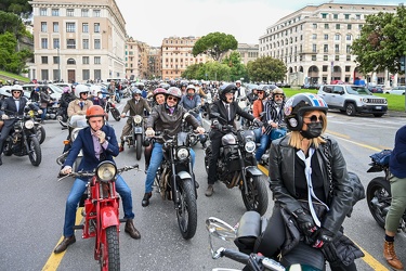 Genova - raduno motociclistico in piazza della Vittoria