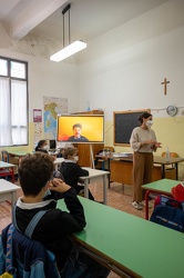 Genova Certosa - scuola Ariosto - consegnate lavagne smart da as