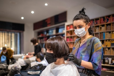 Genova, via San Lorenzo - famoso parrucchiere Top Hair, ai tempi