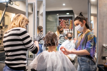 Genova, via San Lorenzo - famoso parrucchiere Top Hair, ai tempi