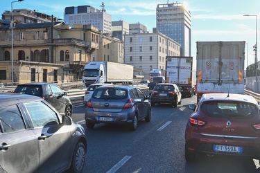 Genova, lunedi mattina traffico causa chiusure autostrada