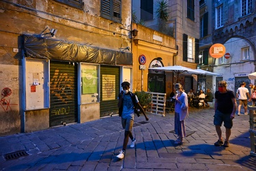 Genova, centro storico - venerdi sera nei vicoli