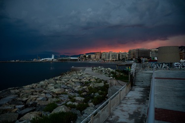 Genova, Corso Italia e giardini Govi di sera