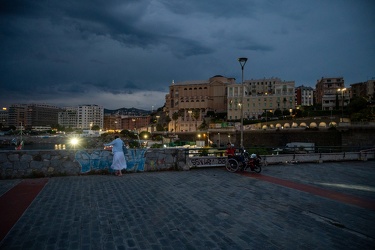 Genova, Corso Italia e giardini Govi di sera