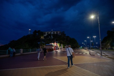 Genova, Corso Italia e giardini Govi di sera