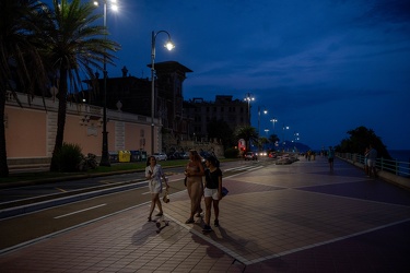 Genova, Corso Italia e giardini Govi di sera