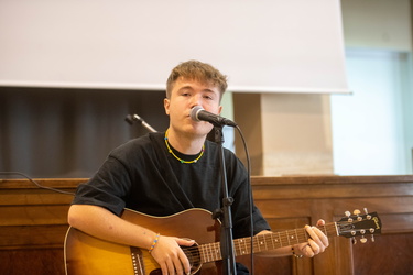 Genova, liceo classico D'Oria - concerto e incontro con Andrea D