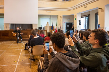 Genova, liceo classico D'Oria - concerto e incontro con Andrea D