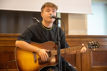 Genova, liceo classico D'Oria - concerto e incontro con Andrea D