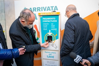 Genova, piazza Fontane Marose - presentazione sistema pagamento 