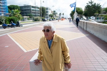 Genova, passeggiata Corso Italia - nuove panchine