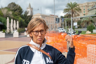 Genova, passeggiata Corso Italia - nuove panchine