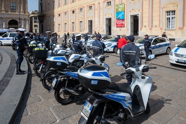Genova, piazza De Ferrari - festa della polizia locale