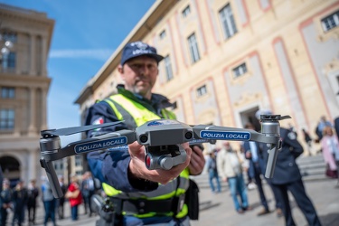 Genova, piazza De Ferrari - festa della polizia locale
