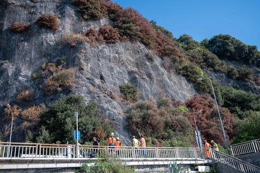 Genova, Vesima - frana sulla strada davanti alla galleria Fabian