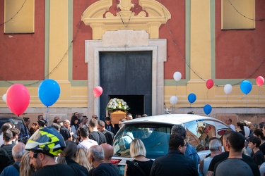 Genova, Palmaro - chiesa S M Assunta - funerale del 27enne deced