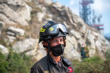 Genova, monte Fasce - incendio di probabile origine dolosa