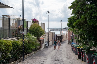 Genova, lungomare lombardo - nella notte ragazzo si ferisce 