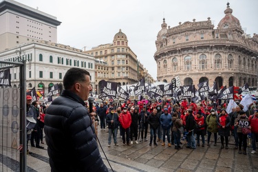 Genova, piazza de Ferrari - manifestazione stabilimenti balneari