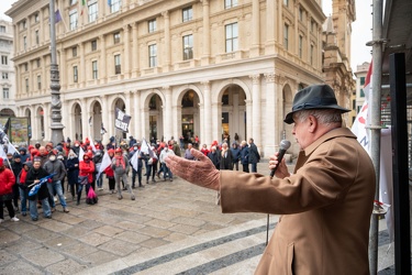 Genova, piazza de Ferrari - manifestazione stabilimenti balneari