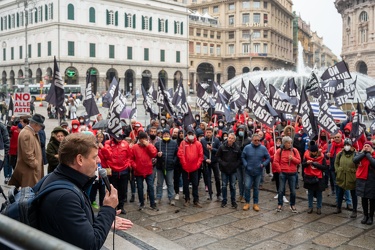 Genova, piazza de Ferrari - manifestazione stabilimenti balneari