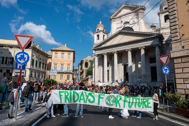 Genova, da stazione Principe - manifestazione friday for future