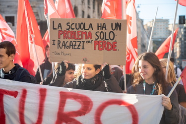 Genova, via Fiume - manifestazione studenti
