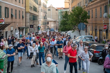 Genova, quartiere Lagaccio - manifestazione contro progetto funi