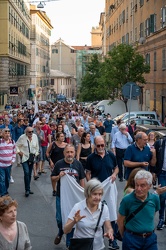 Genova, quartiere Lagaccio - manifestazione contro progetto funi