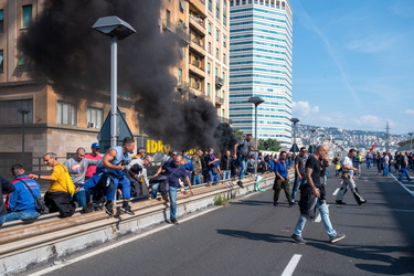 Genova, manifestazione lavoratori Ansaldo Energia