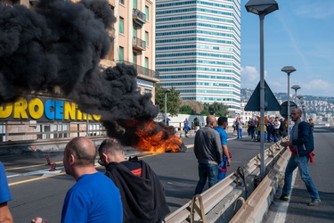 Genova, manifestazione lavoratori Ansaldo Energia